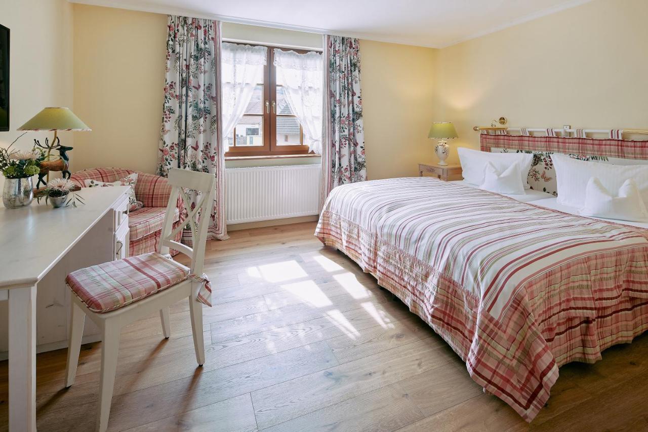 Romantik Hotel & Restaurant Hirsch Sonnenbühl Екстериор снимка