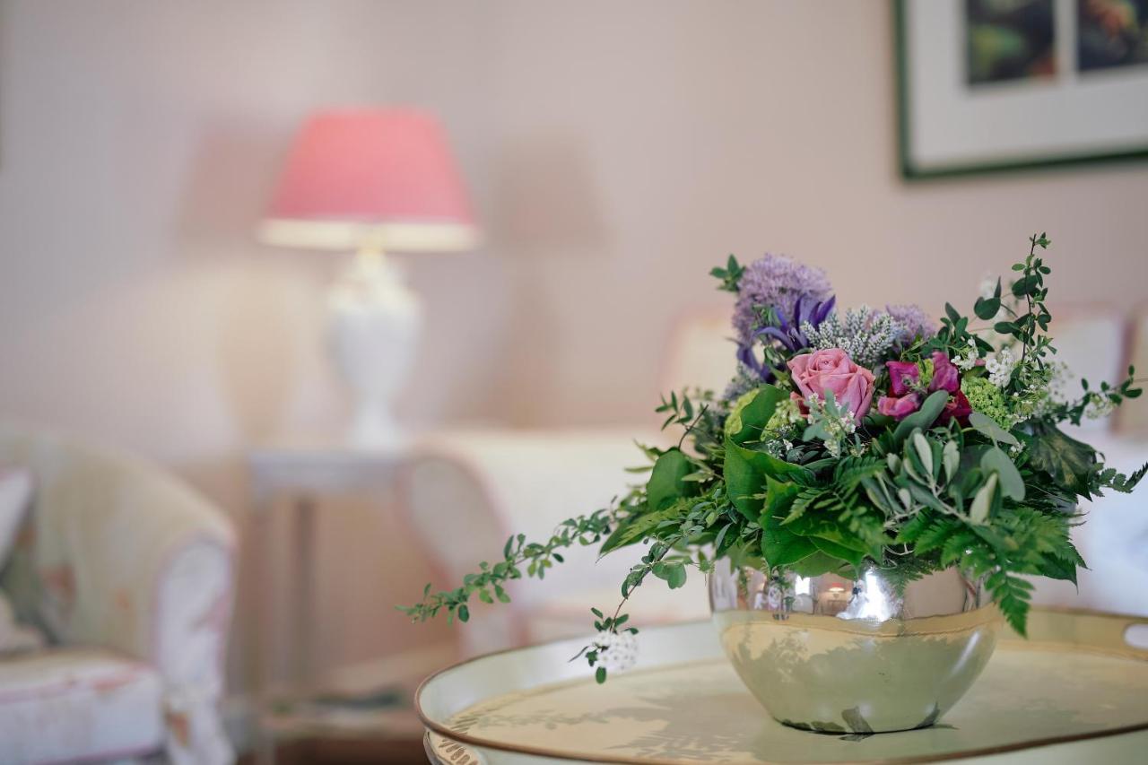 Romantik Hotel & Restaurant Hirsch Sonnenbühl Екстериор снимка