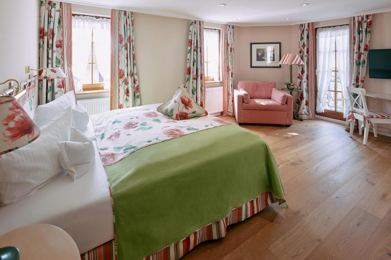 Romantik Hotel & Restaurant Hirsch Sonnenbühl Екстериор снимка