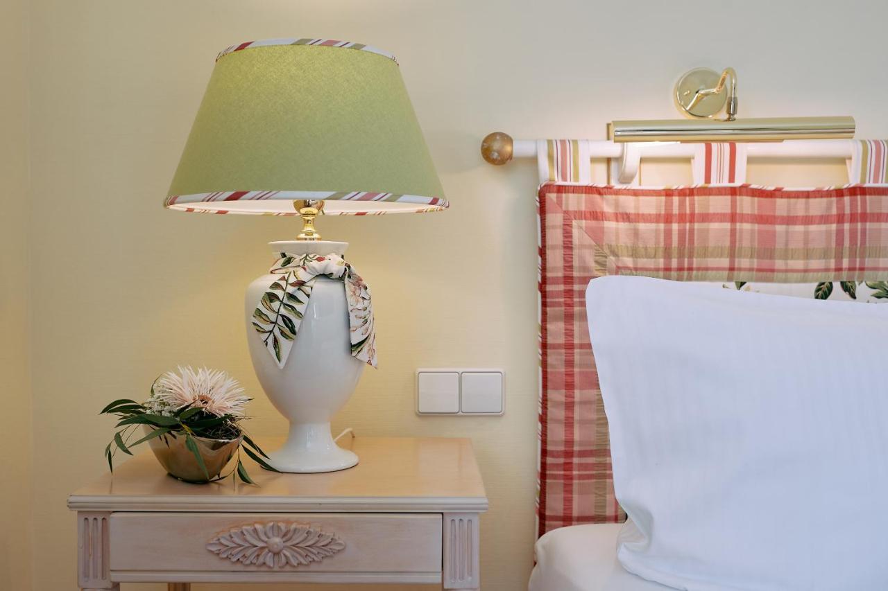 Romantik Hotel & Restaurant Hirsch Sonnenbühl Екстериор снимка
