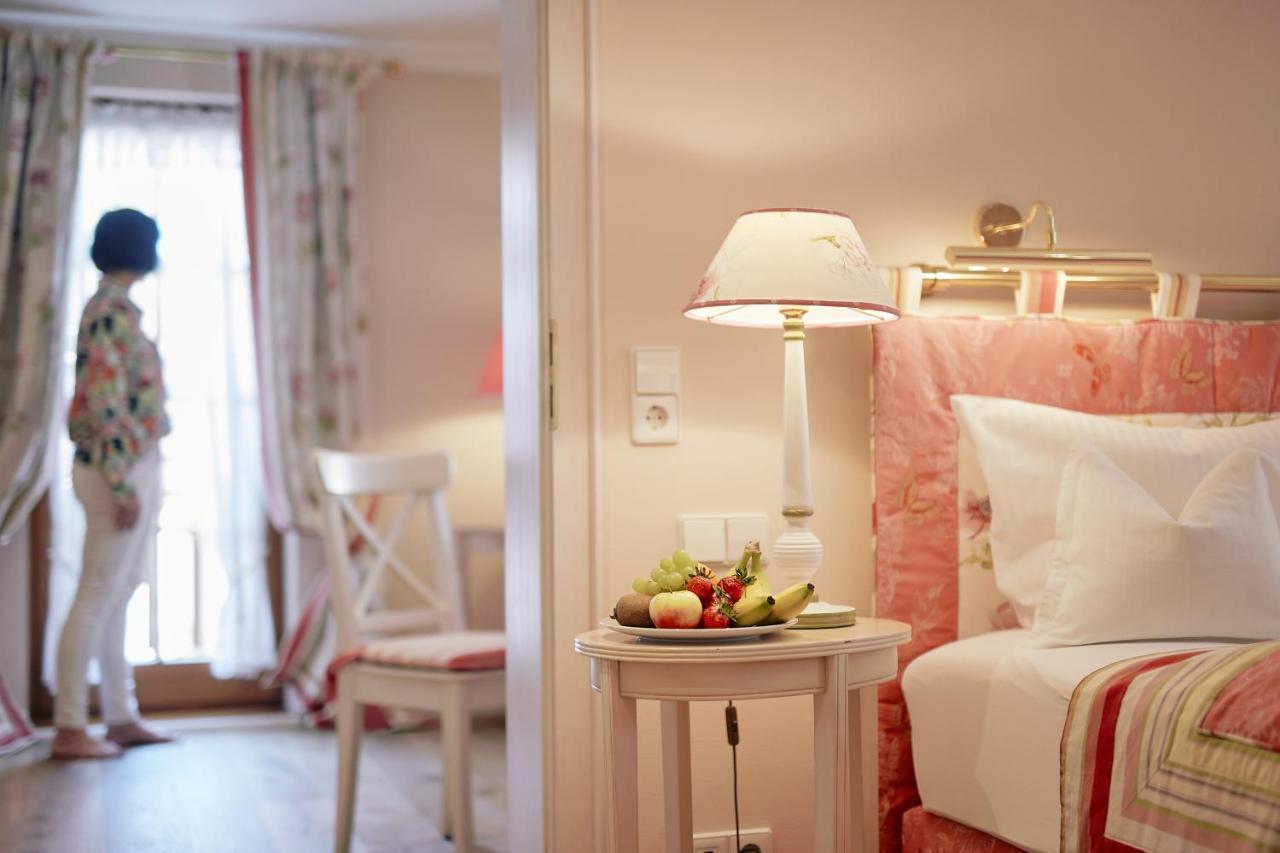 Romantik Hotel & Restaurant Hirsch Sonnenbühl Екстериор снимка
